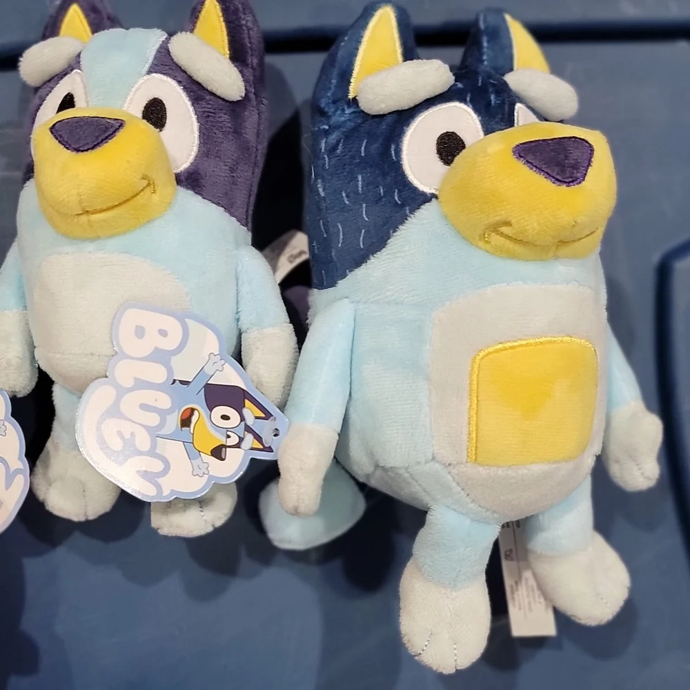 Bluey Family Plushes.....2 Bluey 2 Bingo. Two 7" & Two 9" All with Tags. - Picture 4 of 9